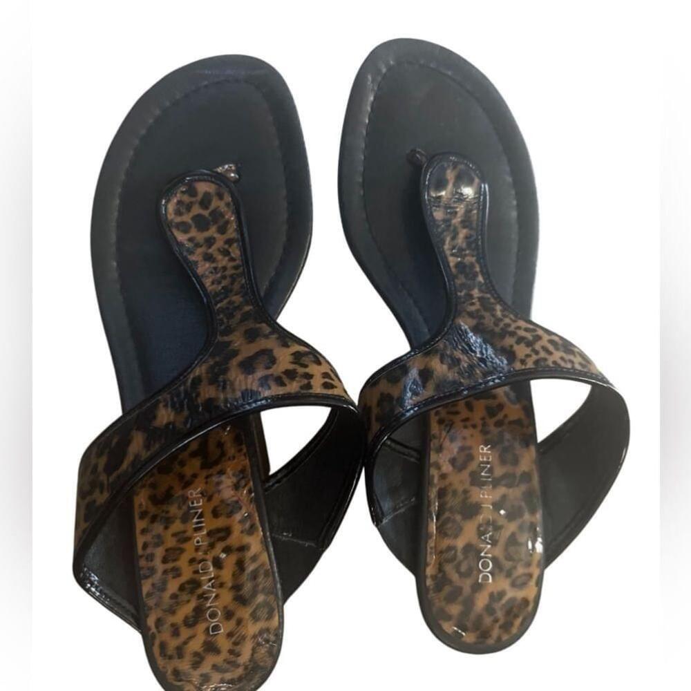 Donald Pliner leopard print pvc sandals - Picture 2 of 5